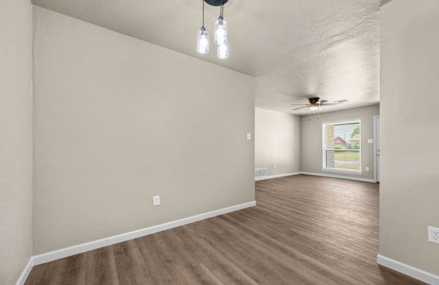 408 SW 71st - HOT New Listing! Gallery 3
