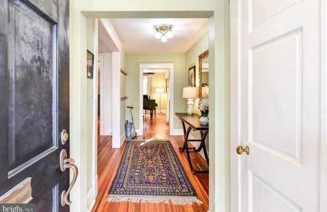645 E Street SE - 645 E Street Southeast, Washington, DC 20003