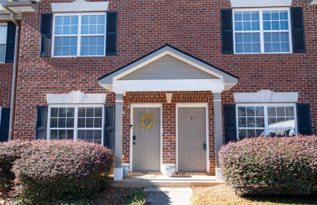 Available Now: 2 Bedroom, 2.5 Bath Condo in East Athens photos photos