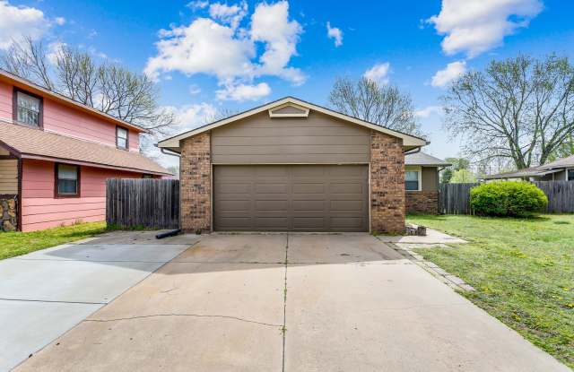 3 bedroom home in West Wichita! - 142 North Tracy Street, Wichita, KS 67212