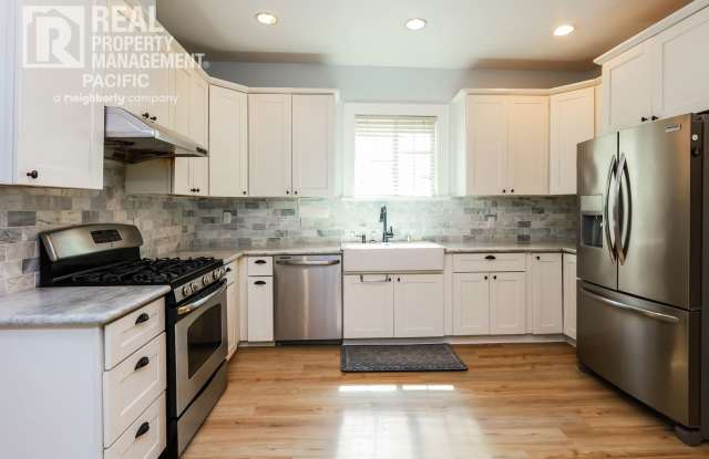 Bright  Spacious Oakland Home with Backyard, Walkable to Uptown  BART photos photos Bright  Spacious Oakland Home with Backyard, Walkable to Uptown  BART photos photos