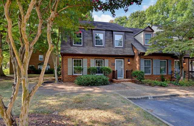 Spacious End-Unit Townhome photos photos