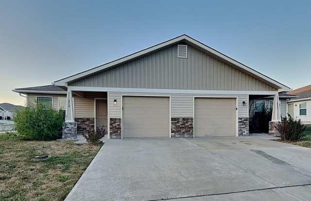 219 SW Rose St photos photos