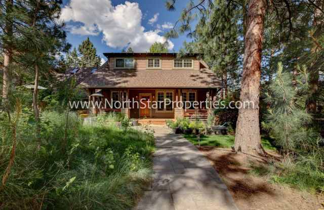 Spacious Five Bed Home in NW Bend photos photos
