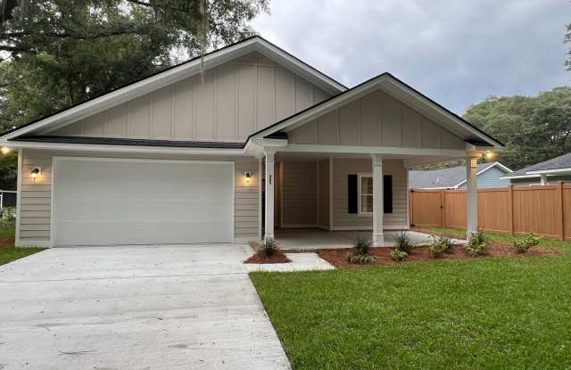 3 Bed 2 Bath Home with Porches and Huge Back Yard photos photos