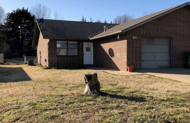 1946 S 18th St - 1946 South 18th Street, Rogers, AR 72758