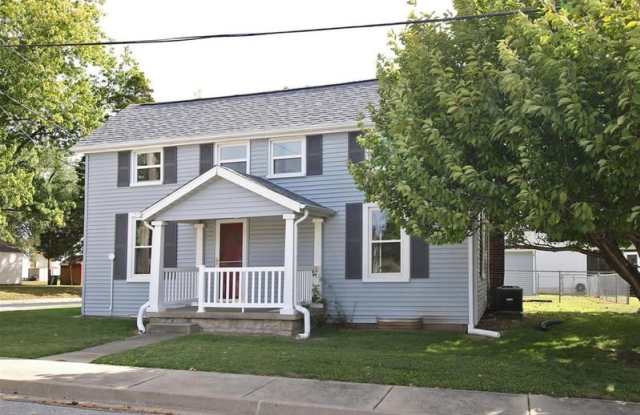 300 S Donk Ave - 300 South Donk Avenue, Maryville, IL 62062