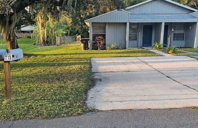 Nice 2 Bedroom 2 Bath duplex in Lakeland - 715 Zella Lane, Lakeland, FL 33813