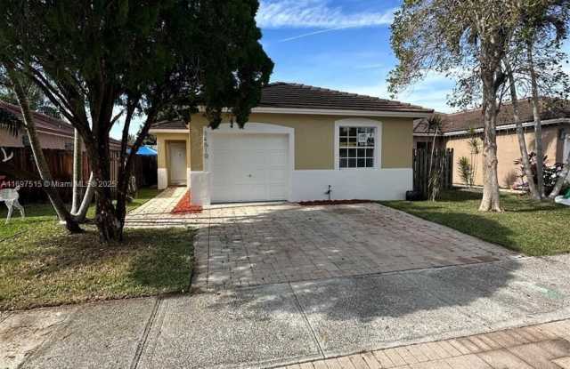 14510 SW 156th Ave - 14510 Southwest 156th Avenue, Country Walk, FL 33196