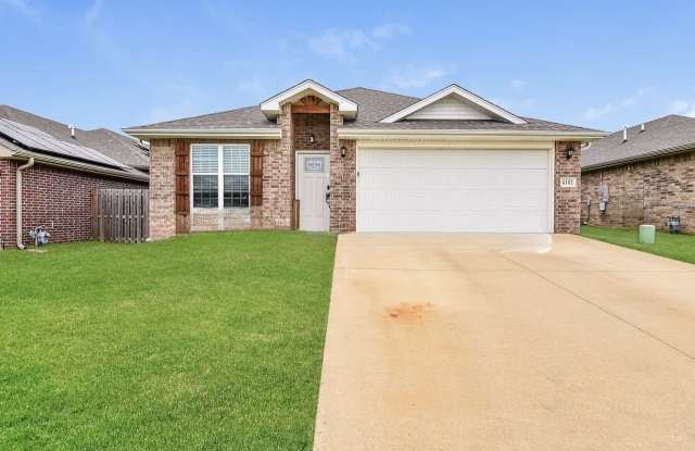 2516 W Ash St photos photos