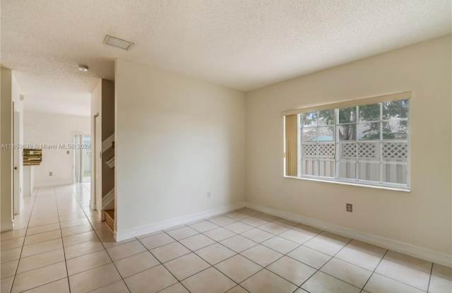 12280 SW 148th Ter Gallery 3