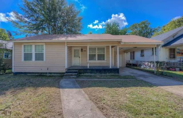 247 E 72nd Street - 247 East 72nd Street, Shreveport, LA 71106
