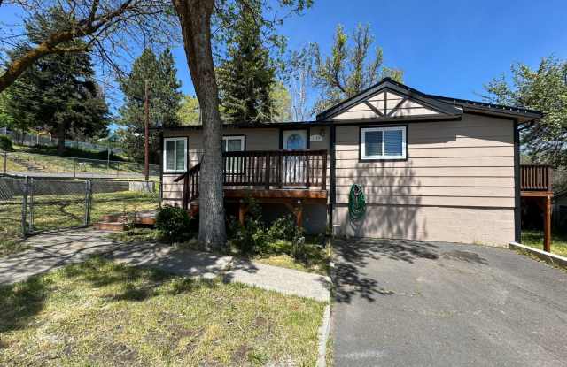 Hard to find studio with all utilities included and fenced yard! photos photos
