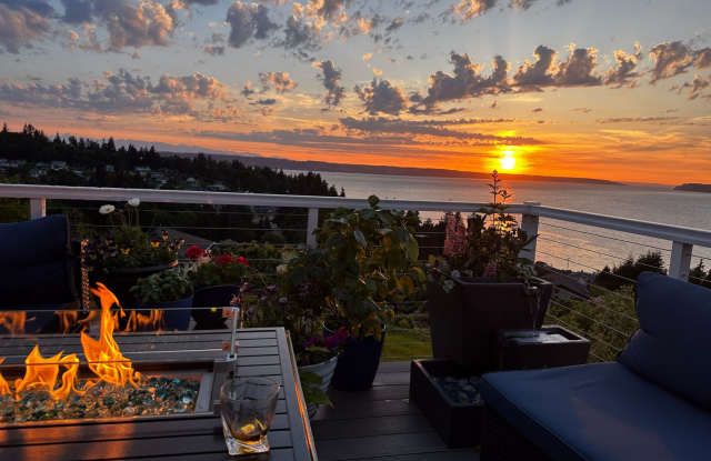 Modern 4-Bedroom Home with Panoramic Water  Mountain Views photos photos