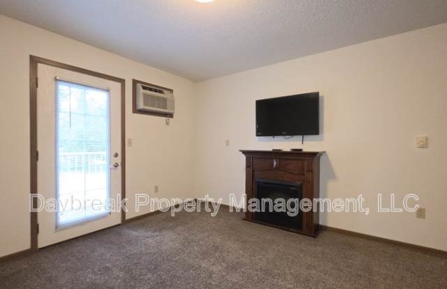 303 16th Street South - 1 Gallery 3