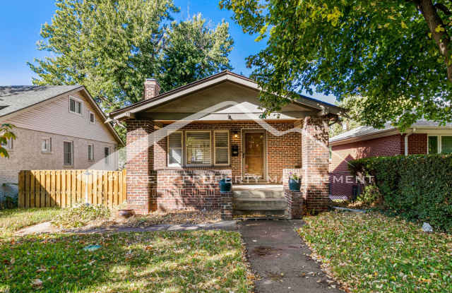 Spacious Home near Washington Park with AC! Gallery 1