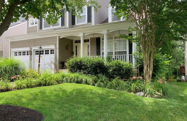 4924 BREEZE WAY - 4924 Breeze Way, Montclair, VA 22025