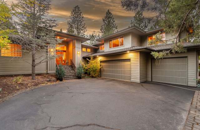 Gated Community in Awbrey Glen photos photos