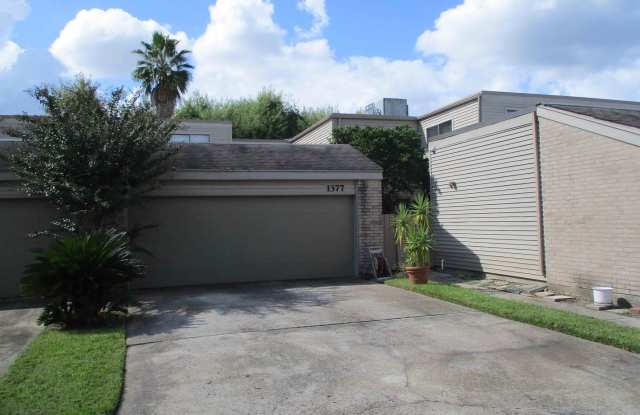 1377 Chardonnay Drive Gallery 2