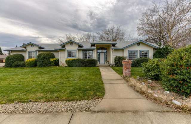 SPACIOUS 3 BED 2.5 BATH HOUSE WITH 3 CAR GARAGE photos photos