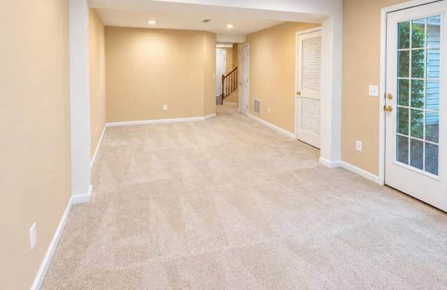 1469 FAWN HOLLOW Lane Gallery 3