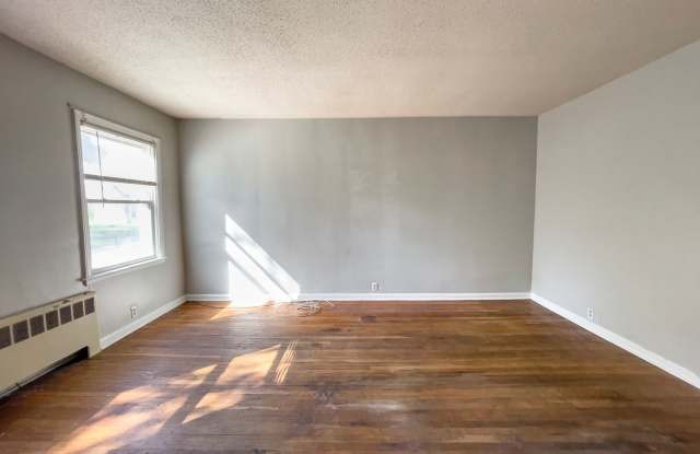 Cozy 1 bedroom, Close to Campus Gallery 2