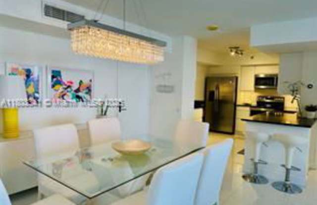 19101 Northeast 36th Place Gallery 3