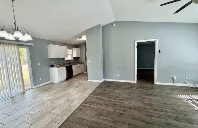 5423 NW 62ND PLACE Gallery 2