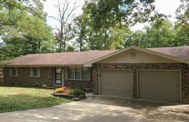 4Bed/3Bath, Ranch-Style Home in Wooded Area - 3913 Rustic Lane, Cole County, MO 65109