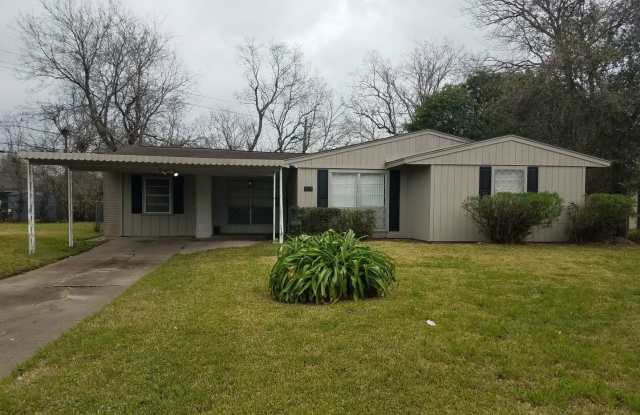 5643 Heron Dr - 5643 Heron Drive, Houston, TX 77033