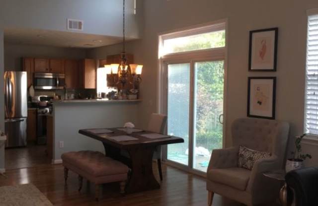 207 Swanee Lane Gallery 2