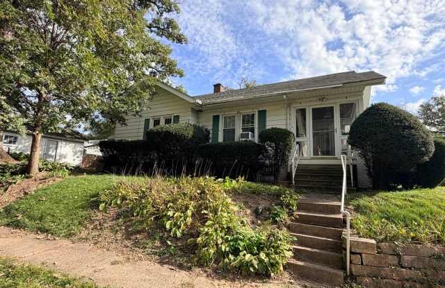 Charming & Fully Furnished 2-Bedroom Home Near Prospect Park Gallery 1