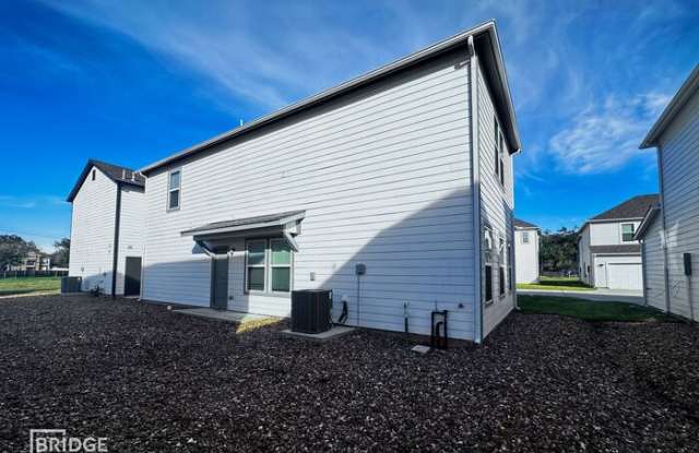 371 Huisache Street Gallery 2