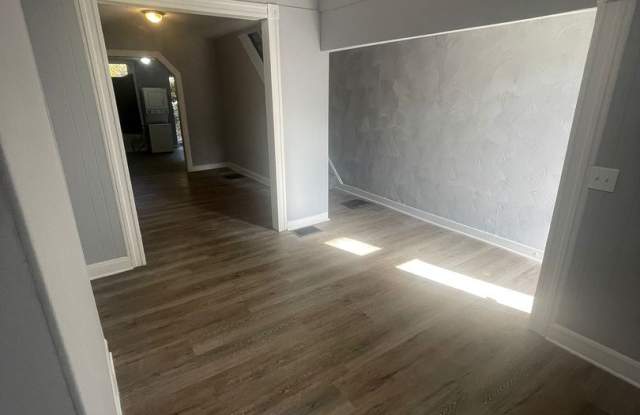Recently Renovated Three Bed One Bath Ready For A New Tenant! Gallery 3