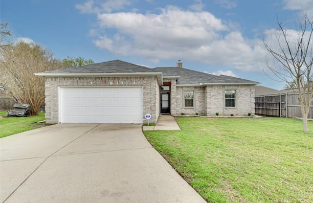 102 Paloma Circle - 102 Paloma Circle, Terrell, TX 75160