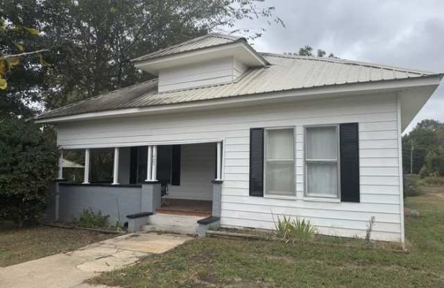 425 2nd Street Northwest - 425 2nd Street Northwest, Carbon Hill, AL 35549