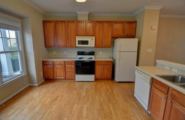 Light, Bright Governor's Village Townhome Gallery 3