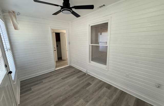 Freshly Updated 2/2 Townhome photos photos