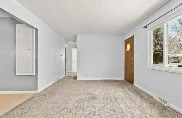 3-Bed House - 1417 Starview Dr in Cedar Falls Gallery 3