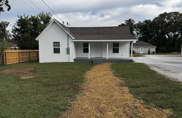 3905 E 13th Street photos photos