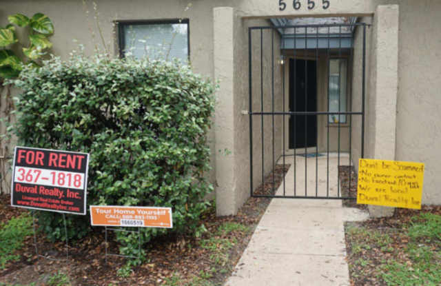 5655 Pine Hill Lane Gallery 1