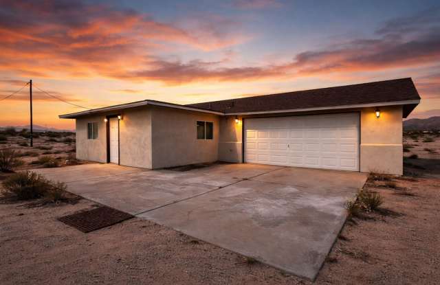 Updated 2 Bedroom Home with Finished 2-Car Garage – Easy Highway Access | 29 Palms (Wonder Valley) photos photos