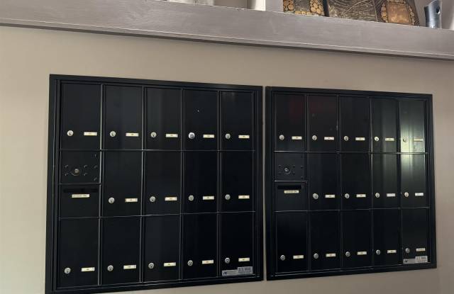 700 New St Gallery 3
