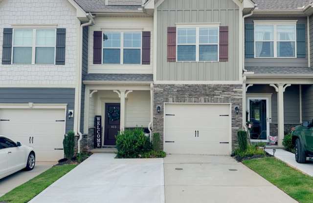 3BR Simpsonville Townhome Close to EVERYTHING - 615 Springbranch Drive, Simpsonville, SC 29680