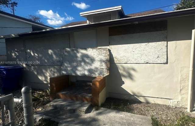 1919 SW 2nd St photos photos