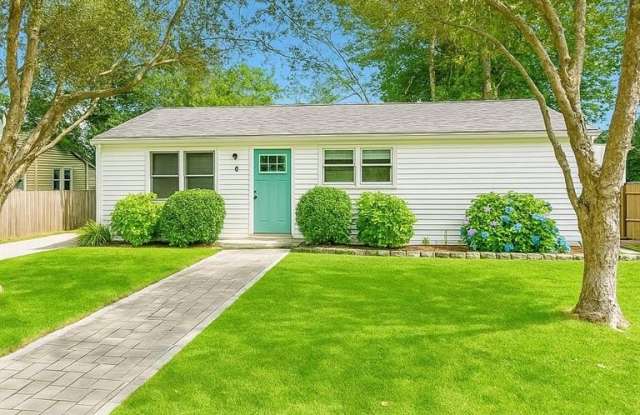5 ODonnell Road - 5 O Donnell Road, Newport East, RI 02842