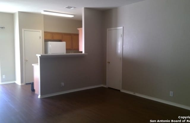 Townhouse near Medical Center in Gated Community Gallery 4