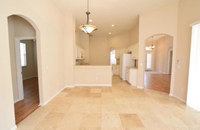 588 Lakeworth Cir Gallery 4