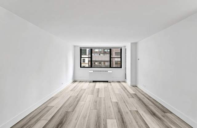 337 W 55th St Gallery 4