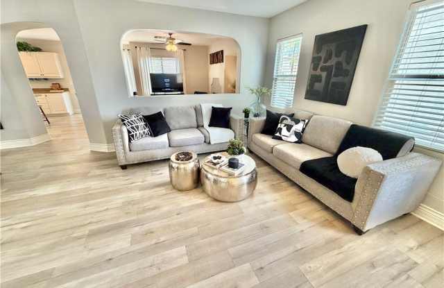 399 CENTER GREEN Drive Gallery 3